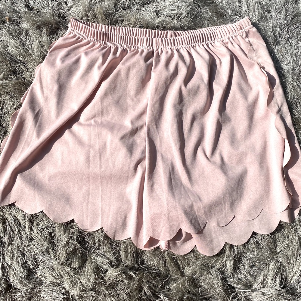 Dusty pink scallop shorts